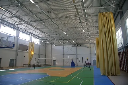 Спортивный центр с универсальным игровым залом размерами 39,70x64,20x8,84 м